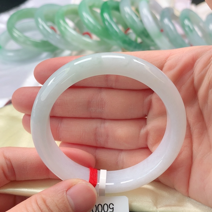 翡翠手镯未镶嵌缅甸A货翡翠手镯