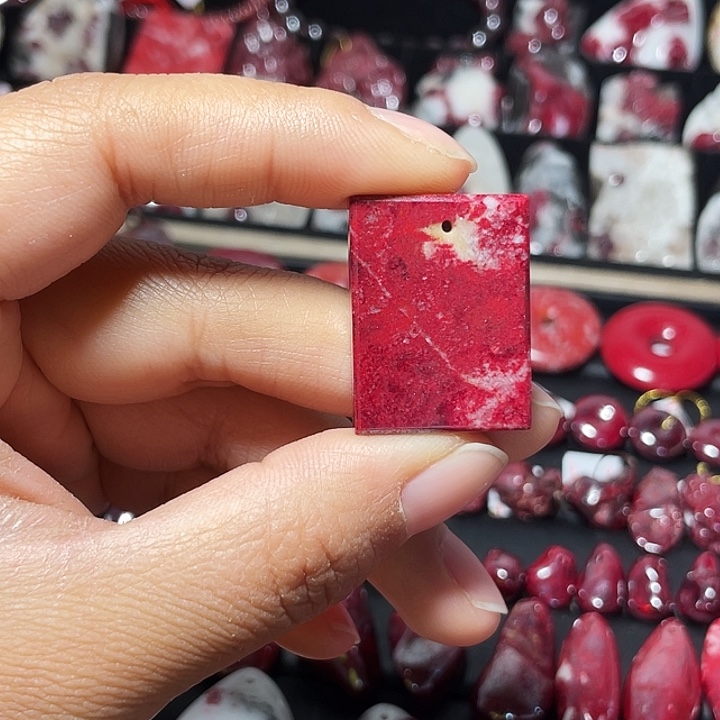 天然辰砂原矿红砂无事牌21.2克