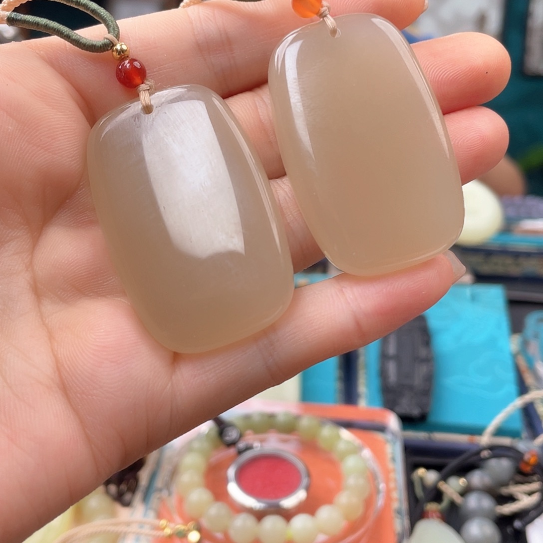 和田玉未镶嵌颈饰藕