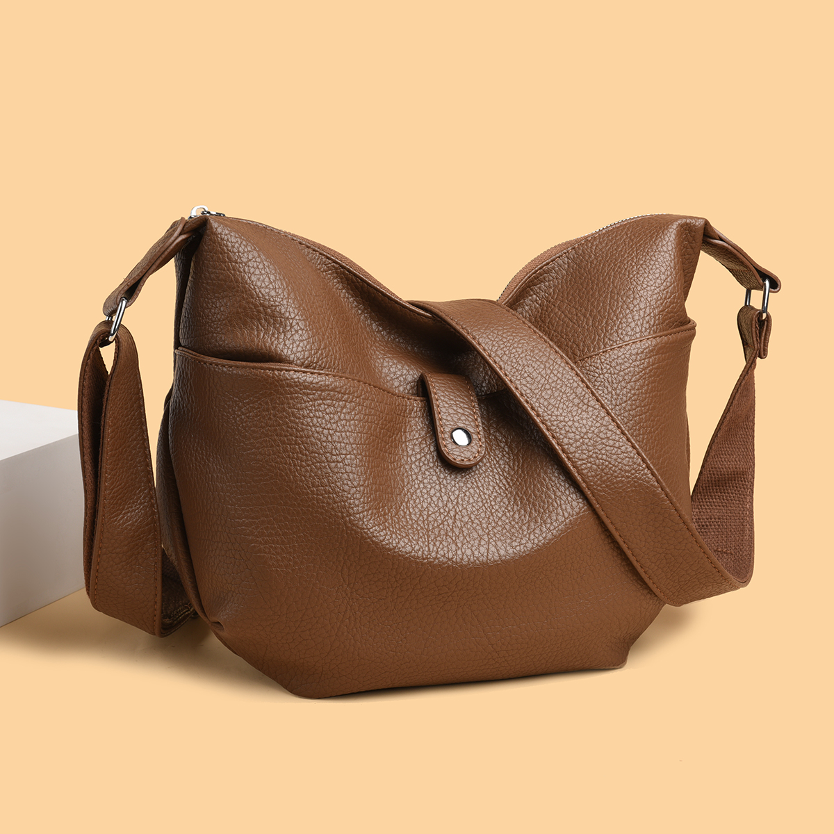 新款时尚简约单肩包8417棕色