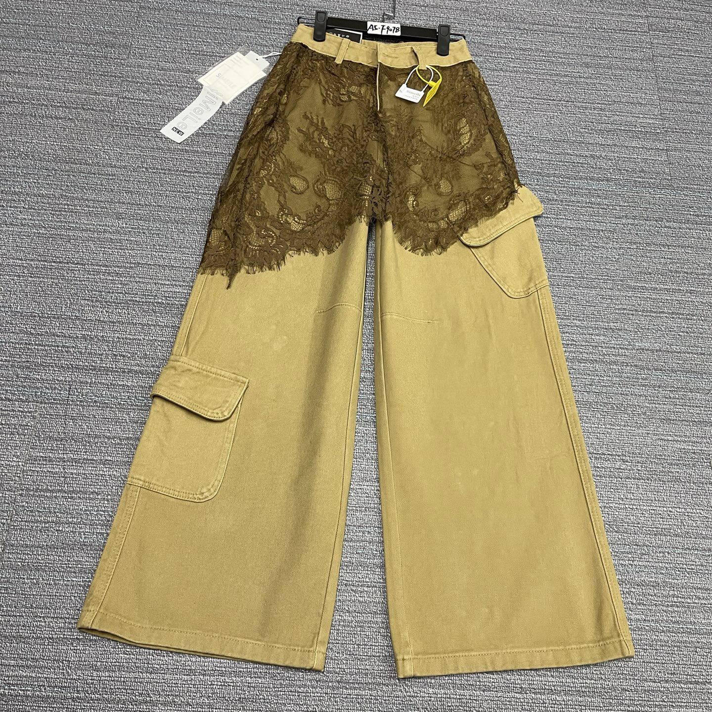 #A5-F9078 加绒-抓绒 卡其蕾丝屁帘工装阔腿裤 无弹（不换退）