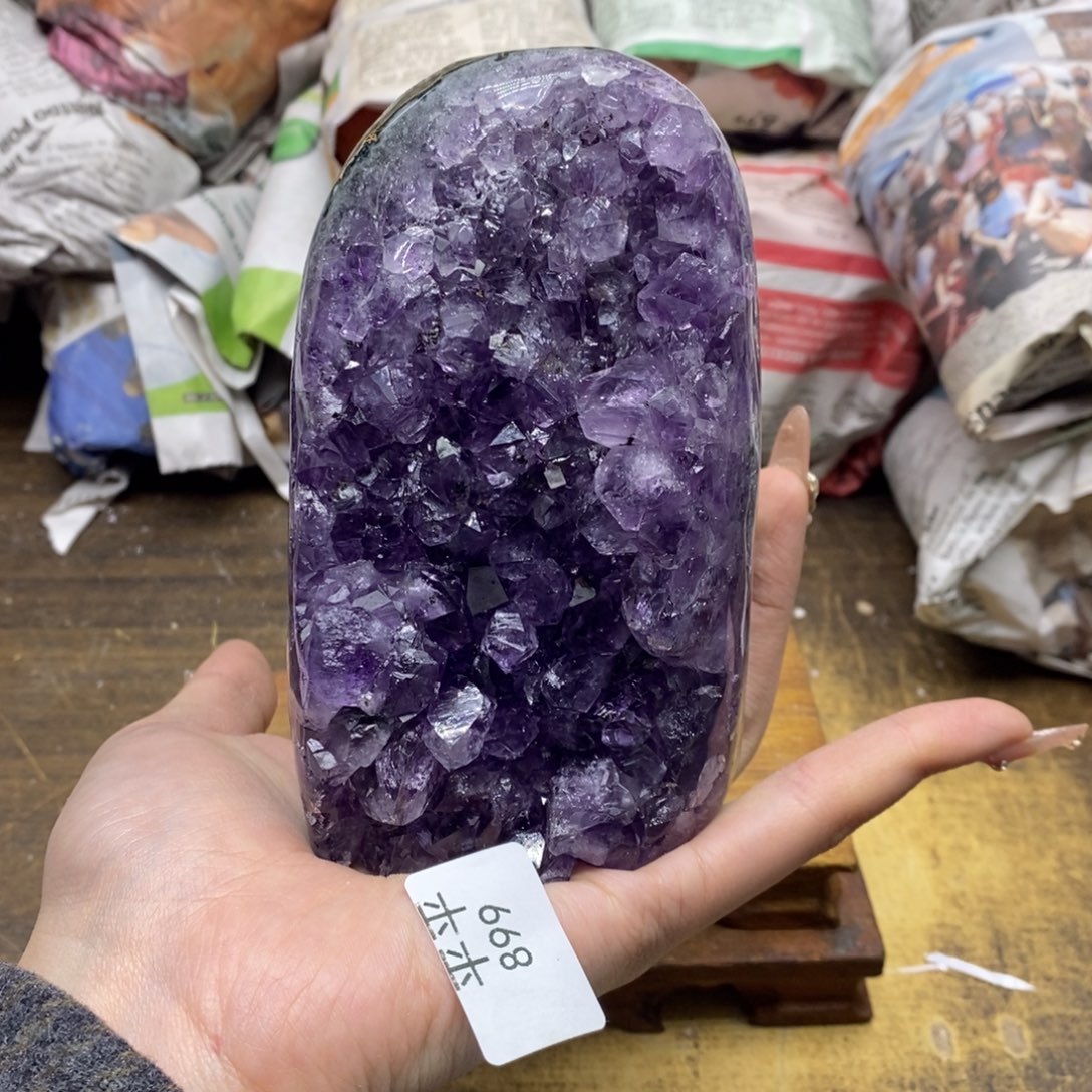 紫晶乌拉圭未镶嵌