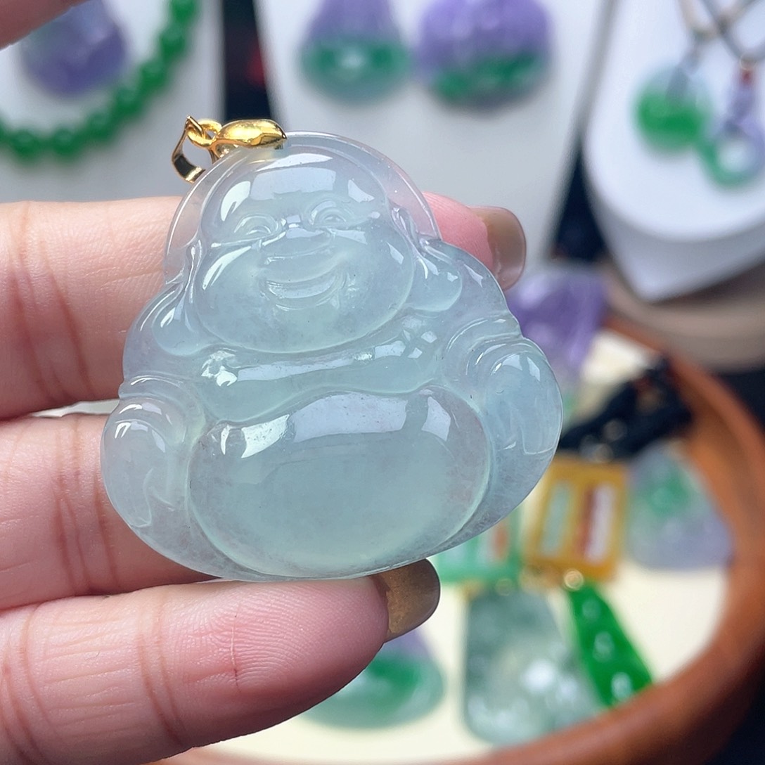 翡翠吊坠(赠链)未镶嵌