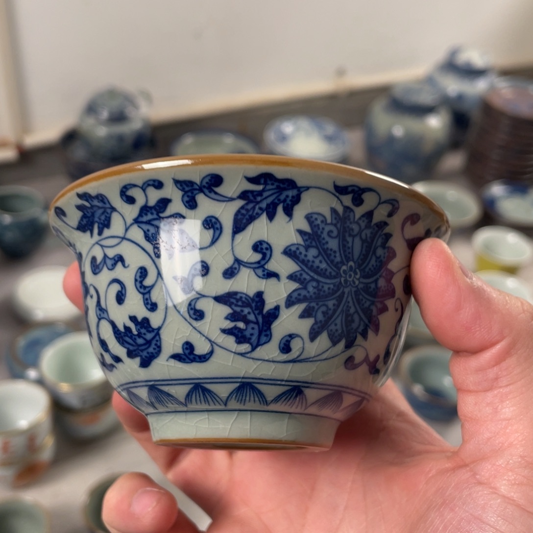 杯缠枝莲老淘泥压手杯微瑕