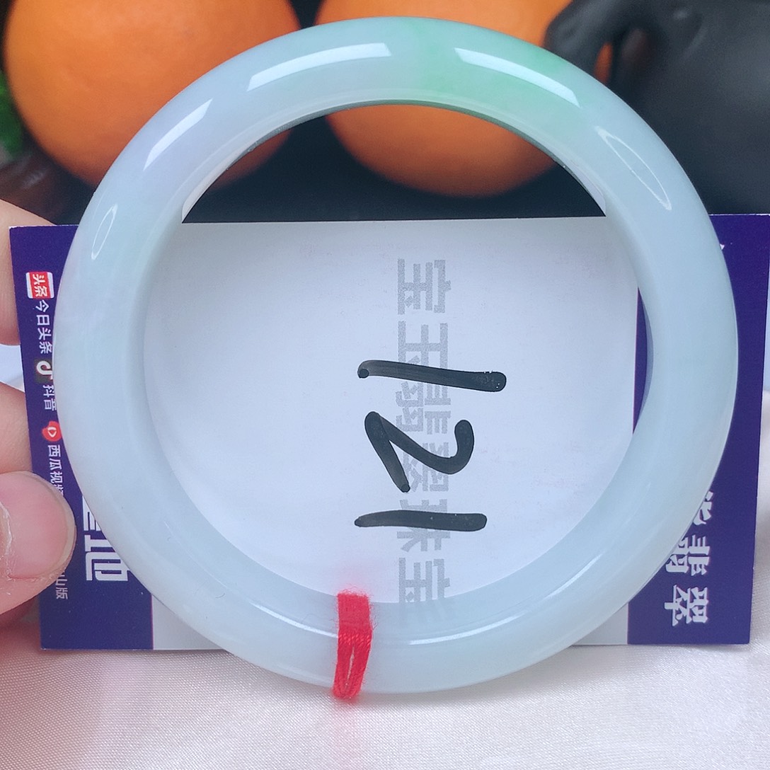 翡翠手镯未镶嵌60圈口