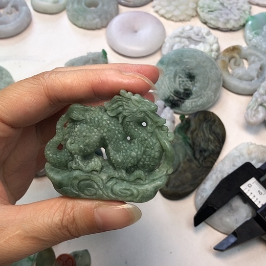 定制翡翠未镶嵌翡翠