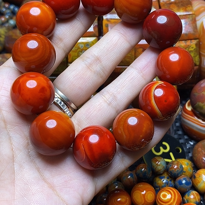 Y***1玛瑙/玉髓未镶嵌手链