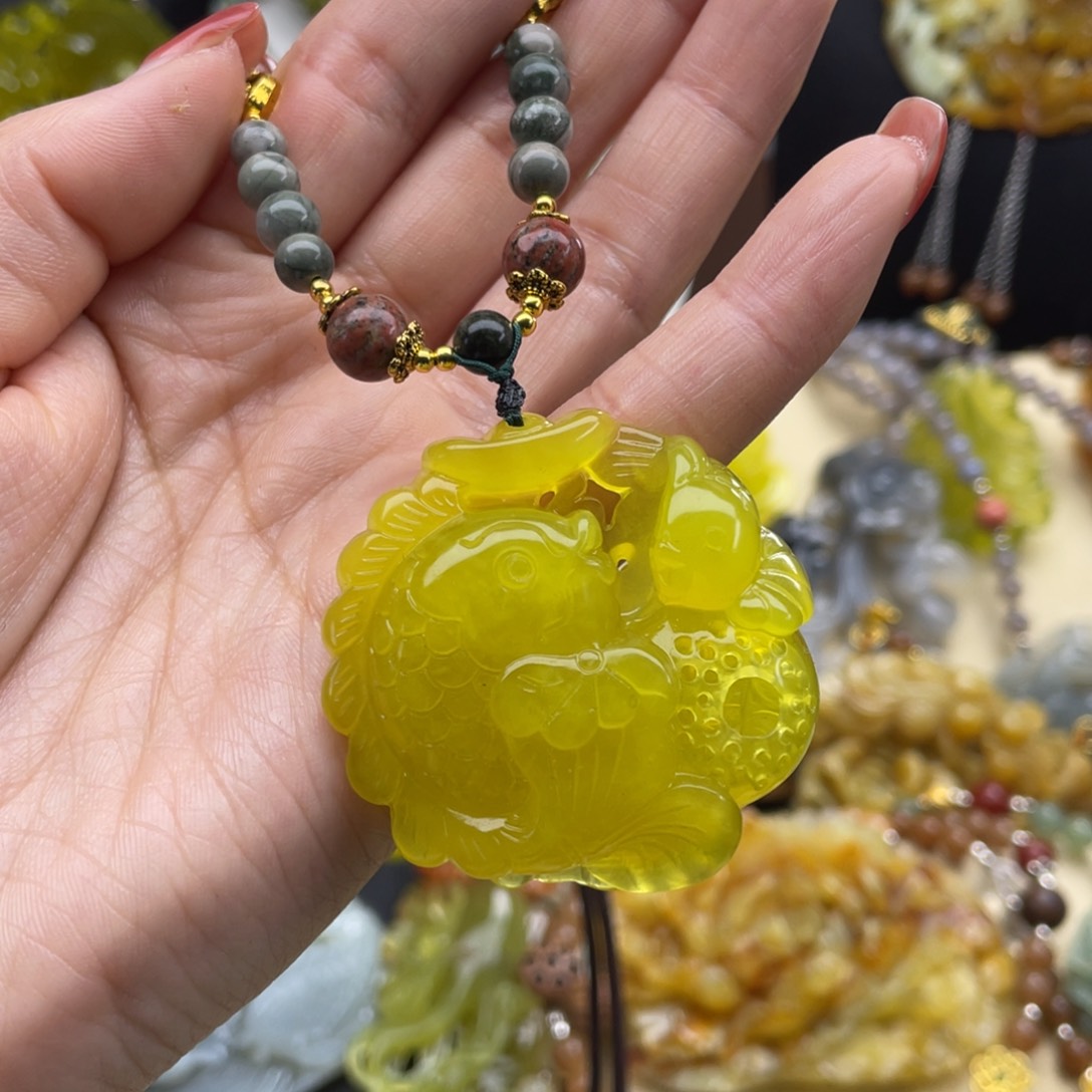 未镶嵌蛇纹石玉颈饰