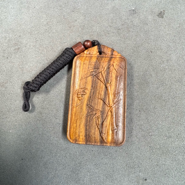 B383沉木雕刻吊坠