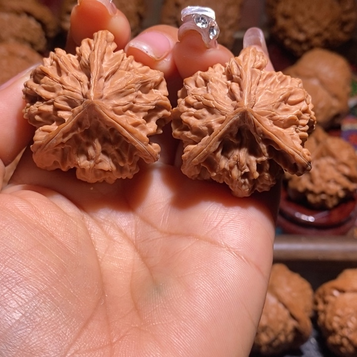 青***凡吊坠文玩核桃三棱