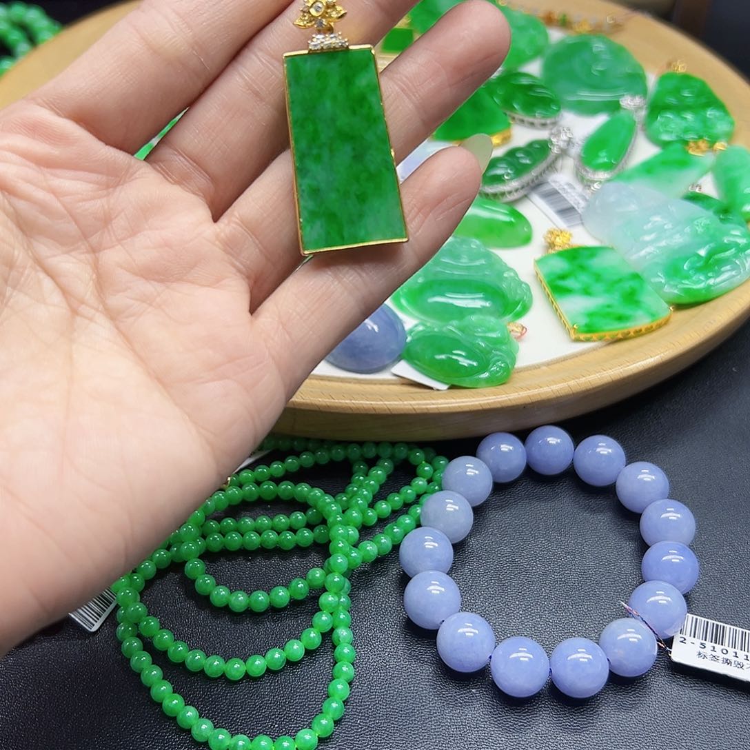 翡翠颈饰银S925镶嵌天然缅料A货一件