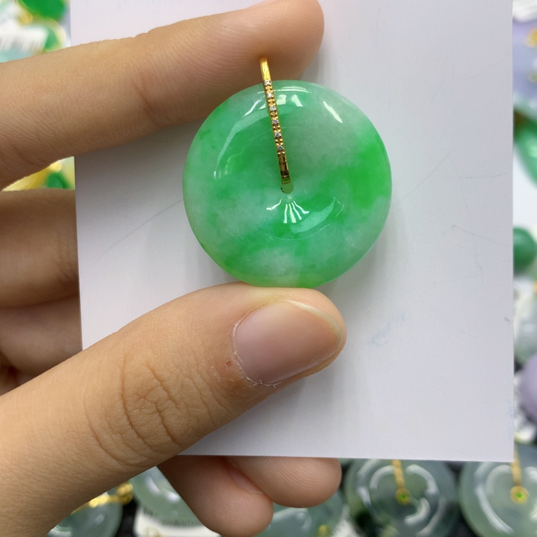 颈饰18K金镶嵌翡翠翡翠