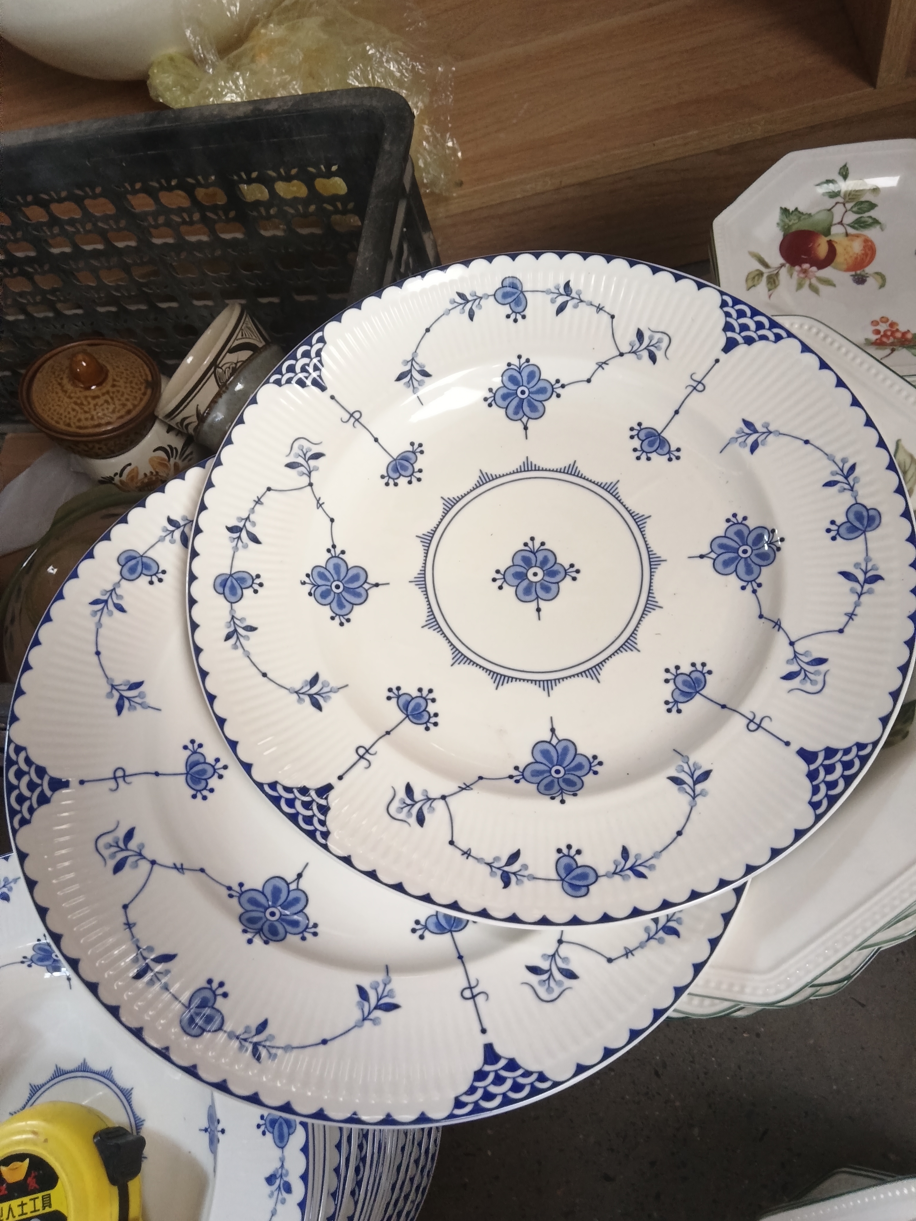 国营尾货唐草十寸盘一对微瑕