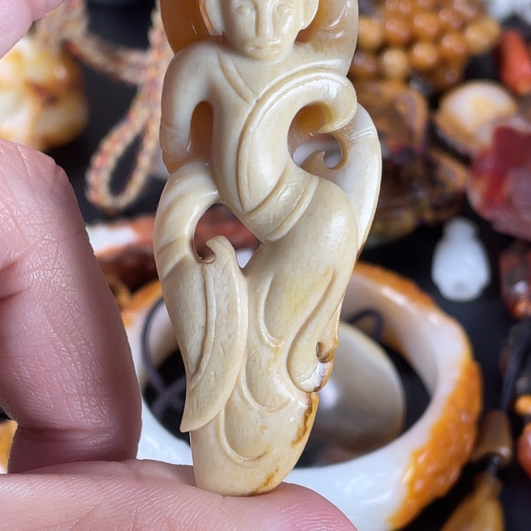 和田玉颈饰未镶嵌野*