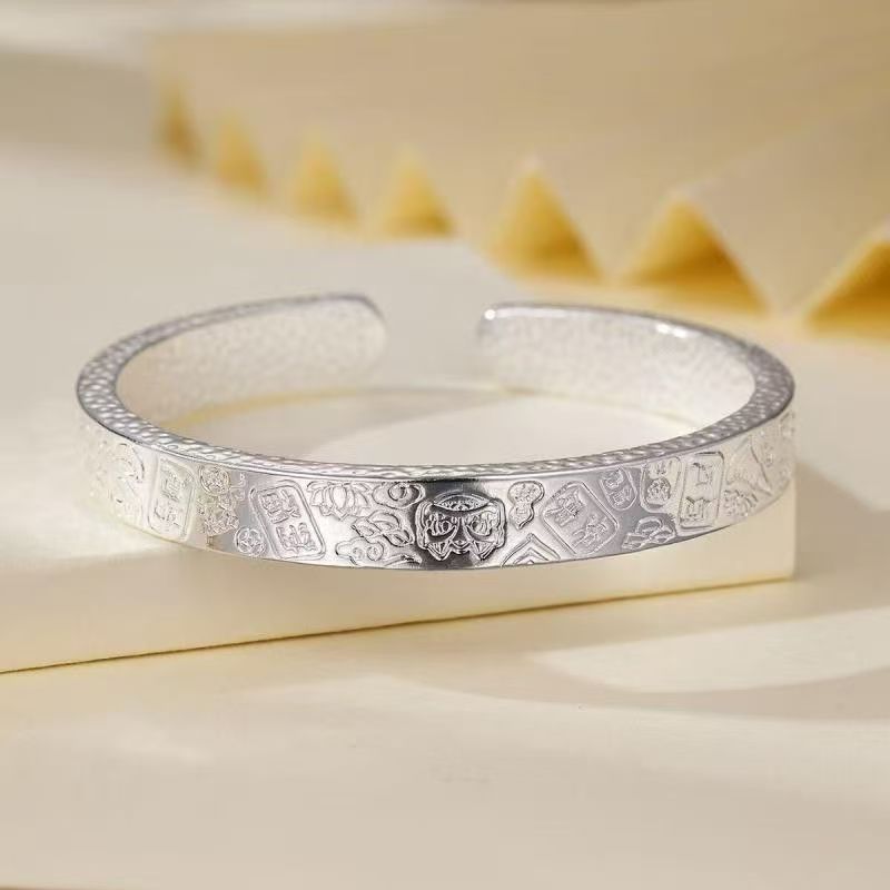 999.9银醒狮吉言三面锤纹工艺开口镯