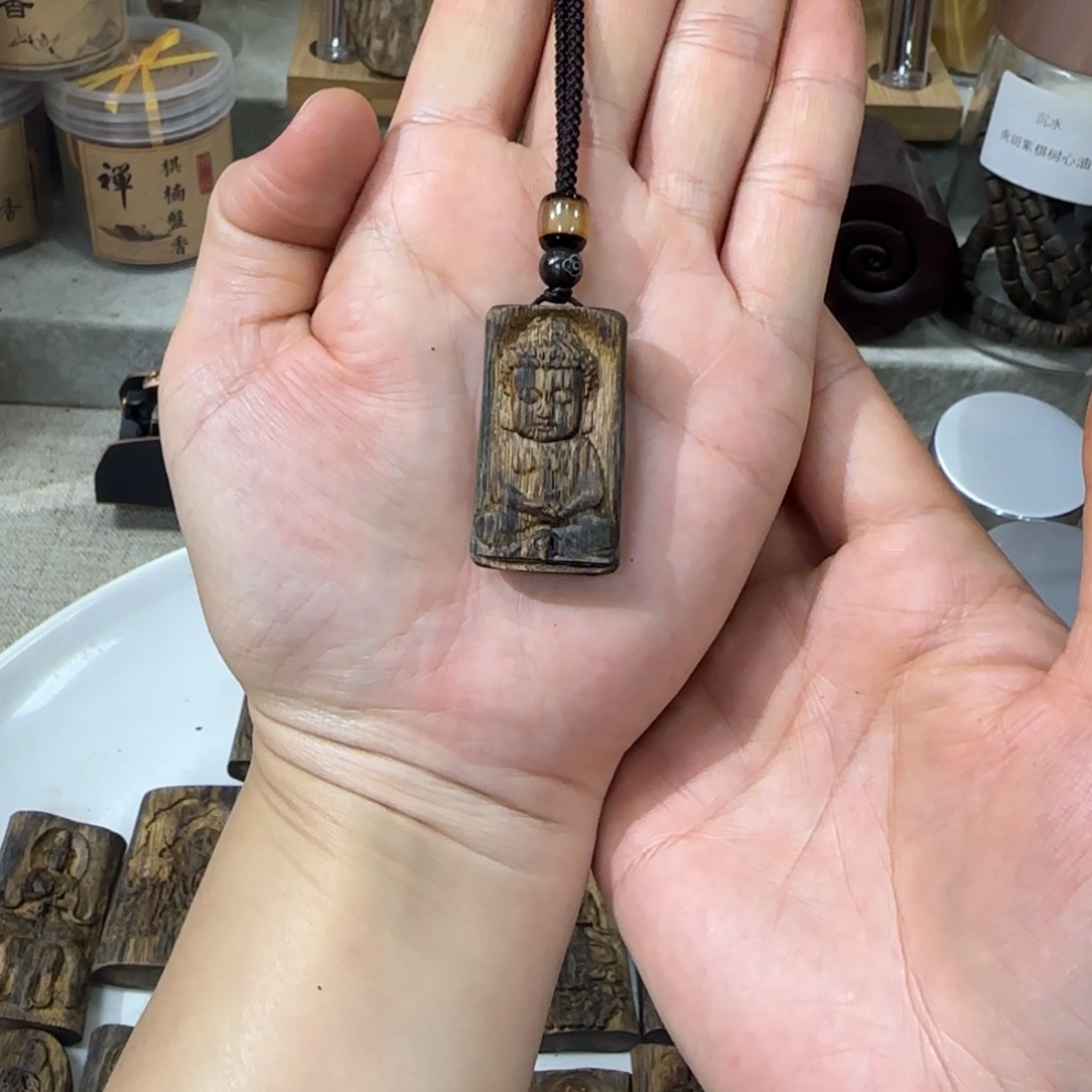 沉香吊坠福利款雕刻宝宝佛吊坠