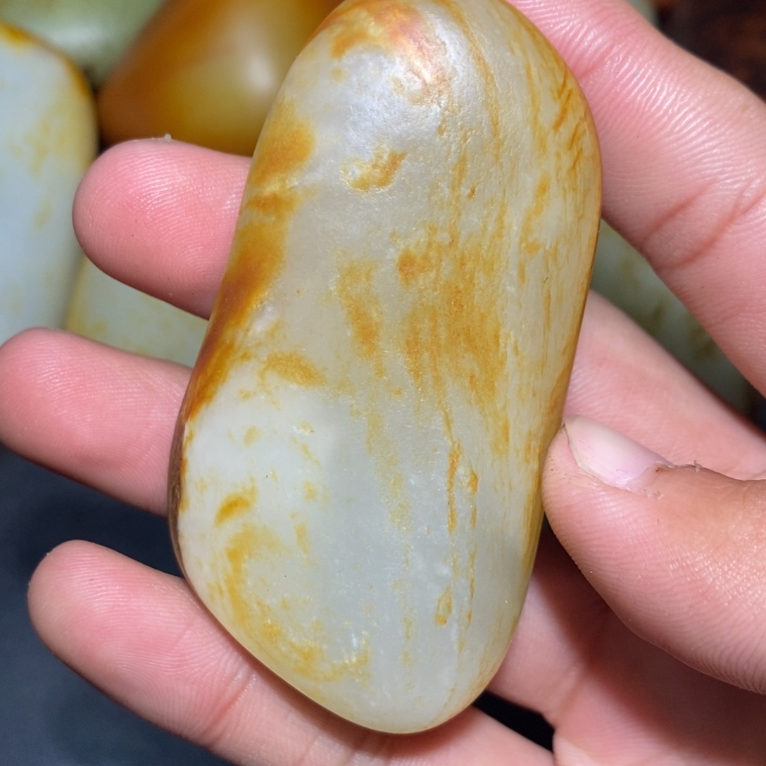 和田玉未镶嵌珠宝奇石