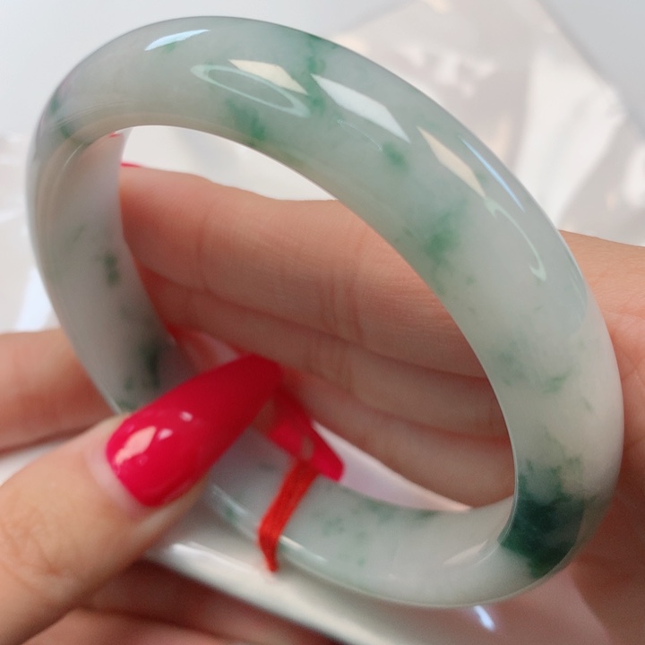 【闪购商品】翡翠手镯未镶嵌60+圈