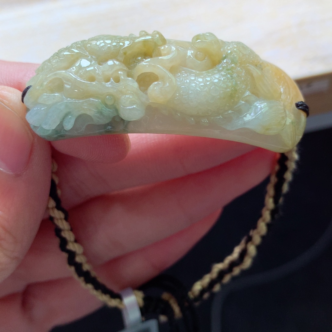 翡翠颈饰未镶嵌吊坠