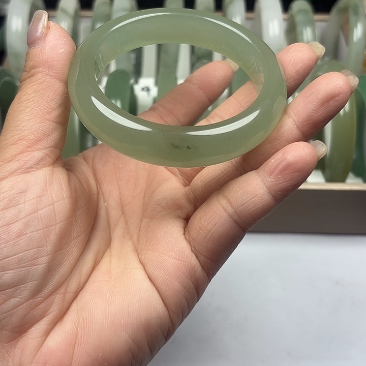 东陵石未镶嵌手镯