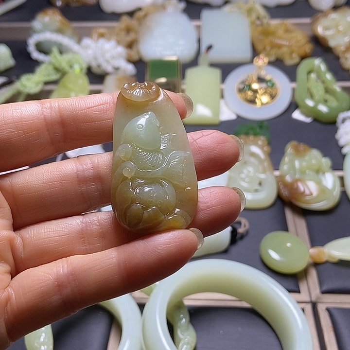 和田玉未镶嵌挂件