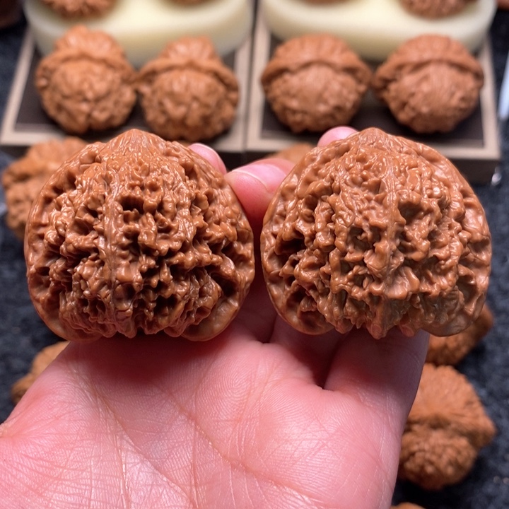 文玩核桃把件無*毕业满天星44