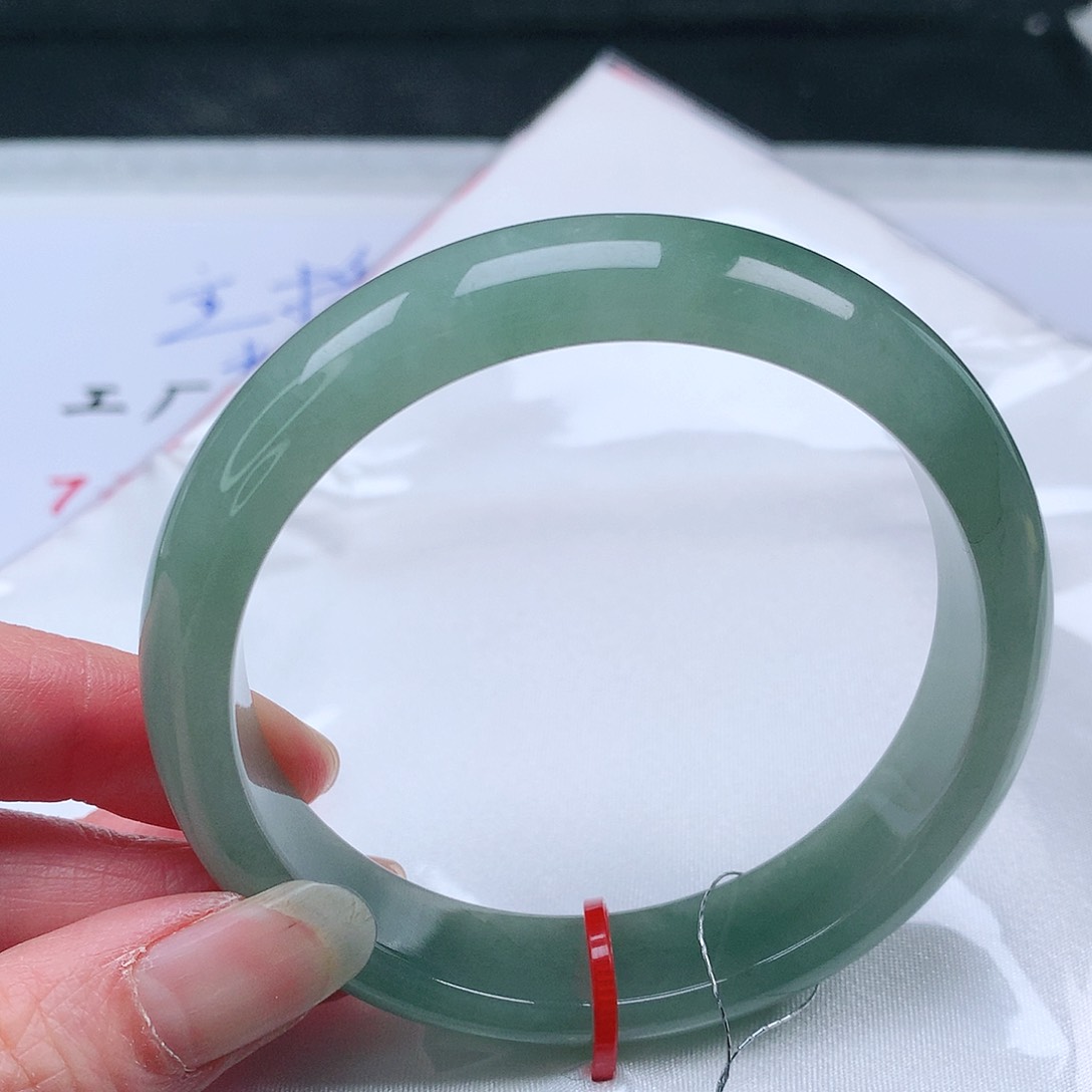 翡翠手镯未镶嵌58圈