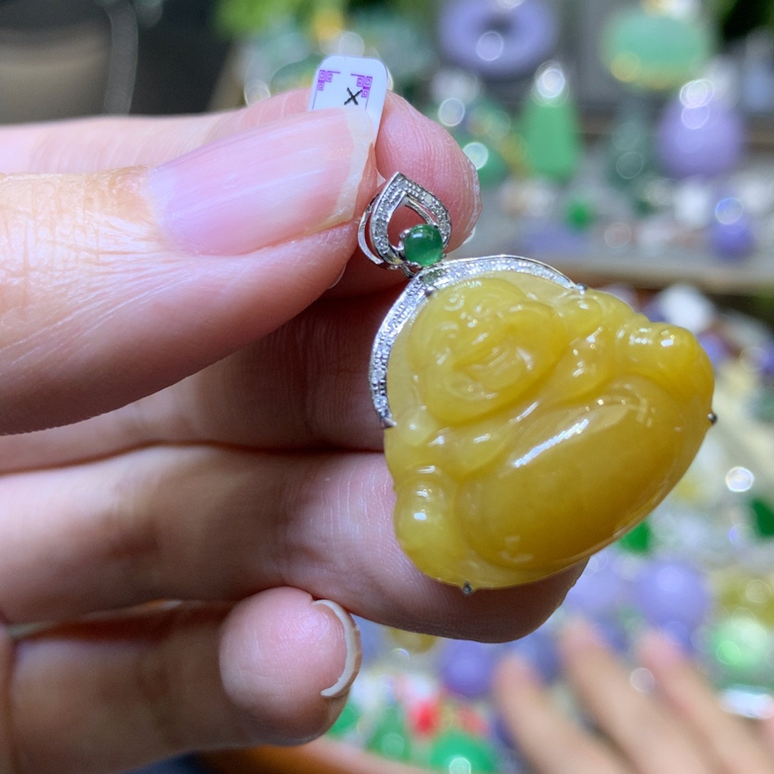 颈饰18K金镶嵌翡翠