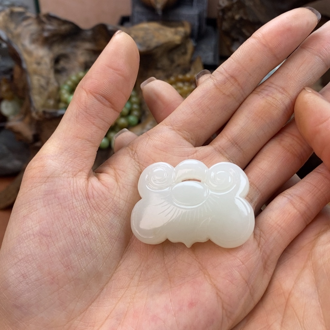 爱***然和田玉未镶嵌颈饰