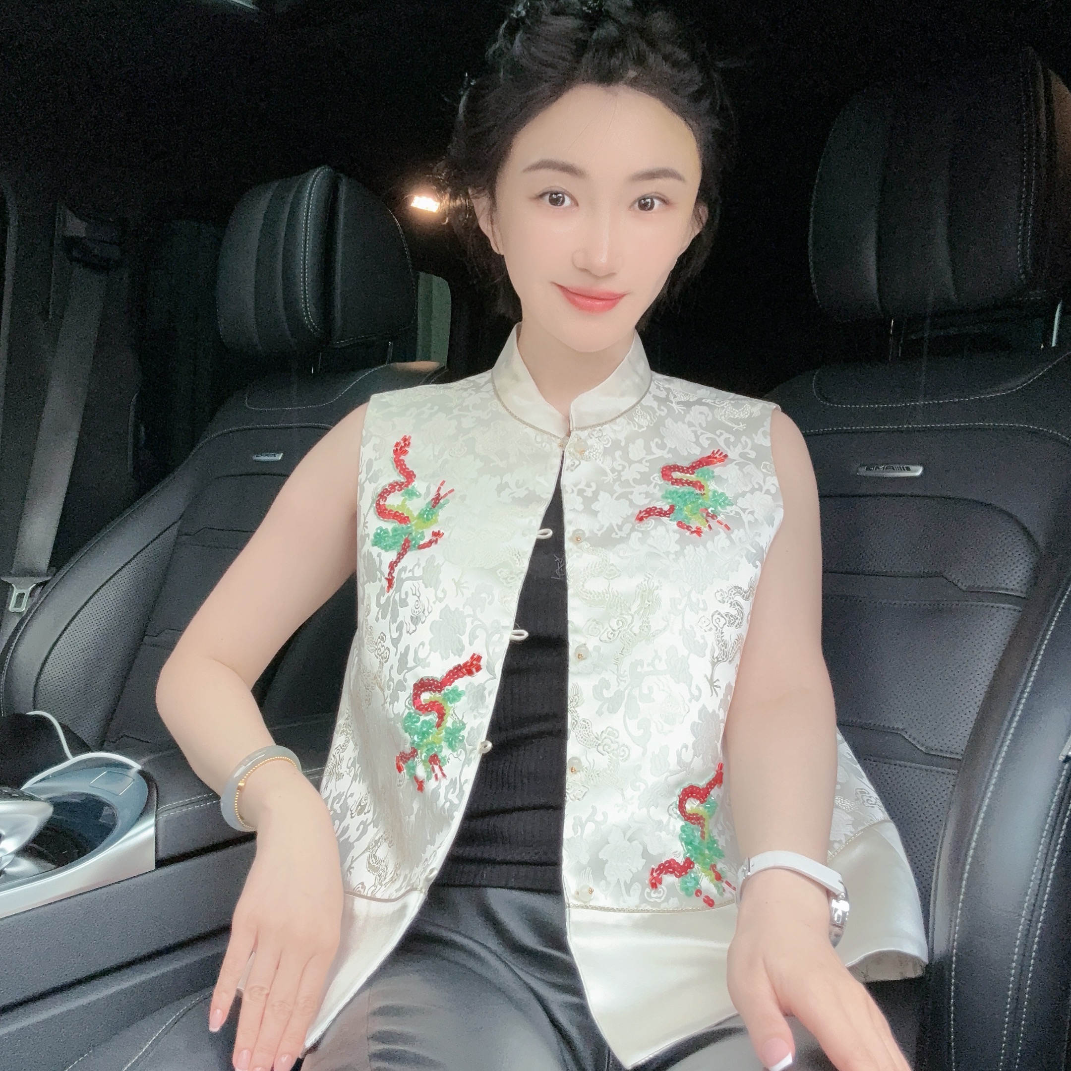 Betty Bairn【刘HAHA精选】新中式立领马甲24B-BW8130