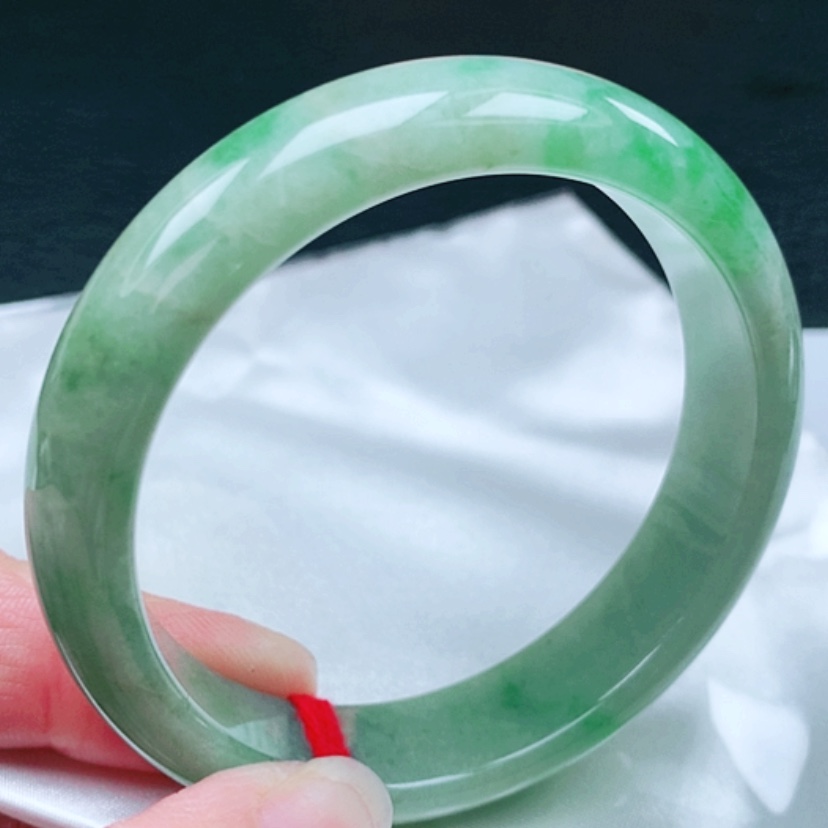 【闪购商品】翡翠手镯未镶嵌57圈