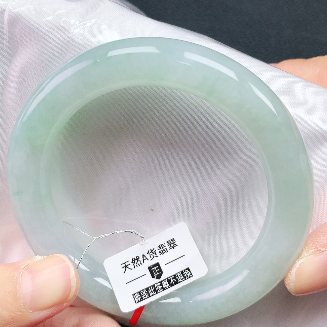 翡翠手镯未镶嵌56胖