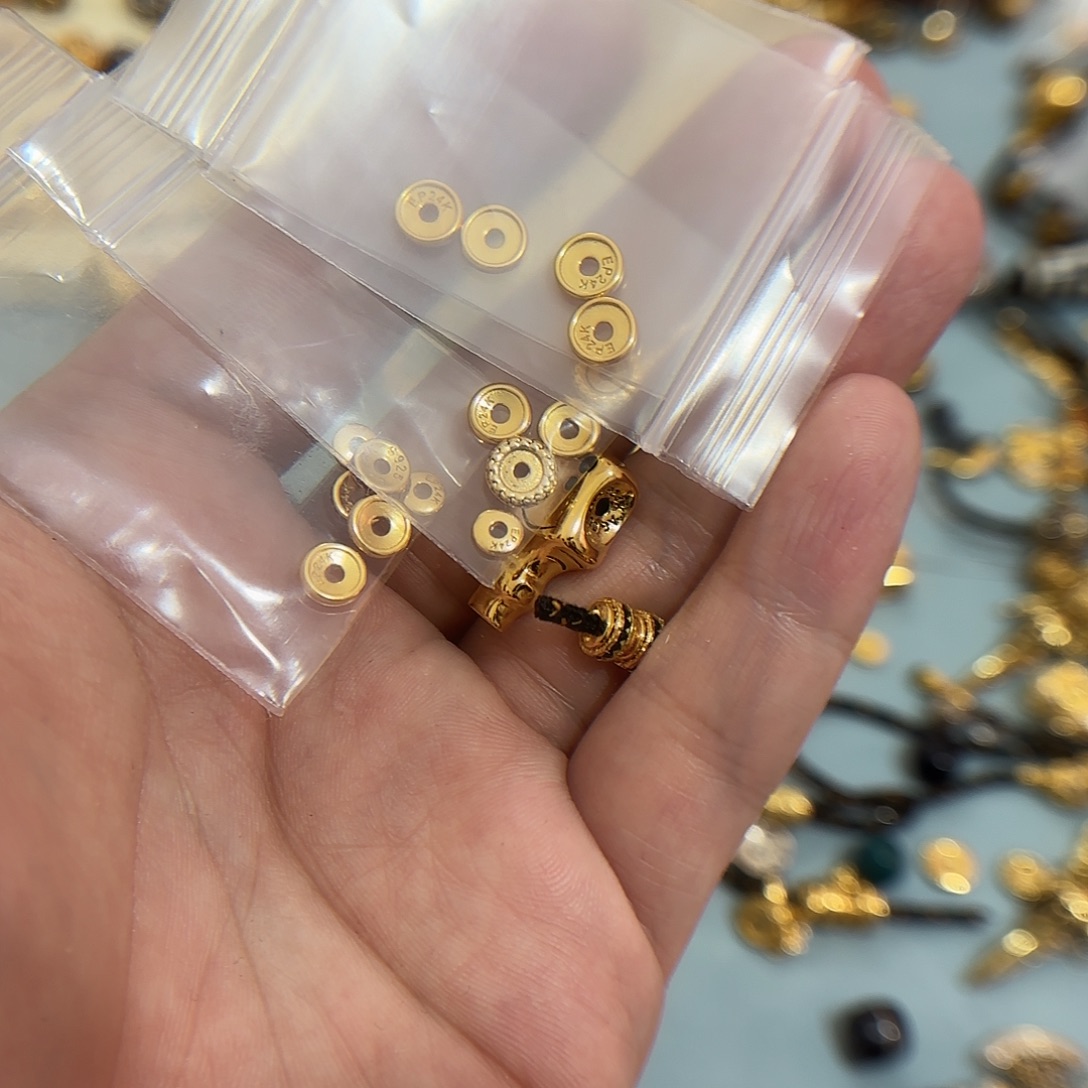 至****一套配饰啊啊啊啊啊啊啊啊