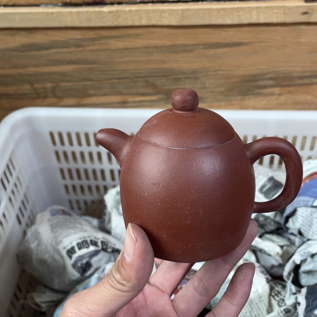 紫砂茶壶老厂紫砂壶一件。