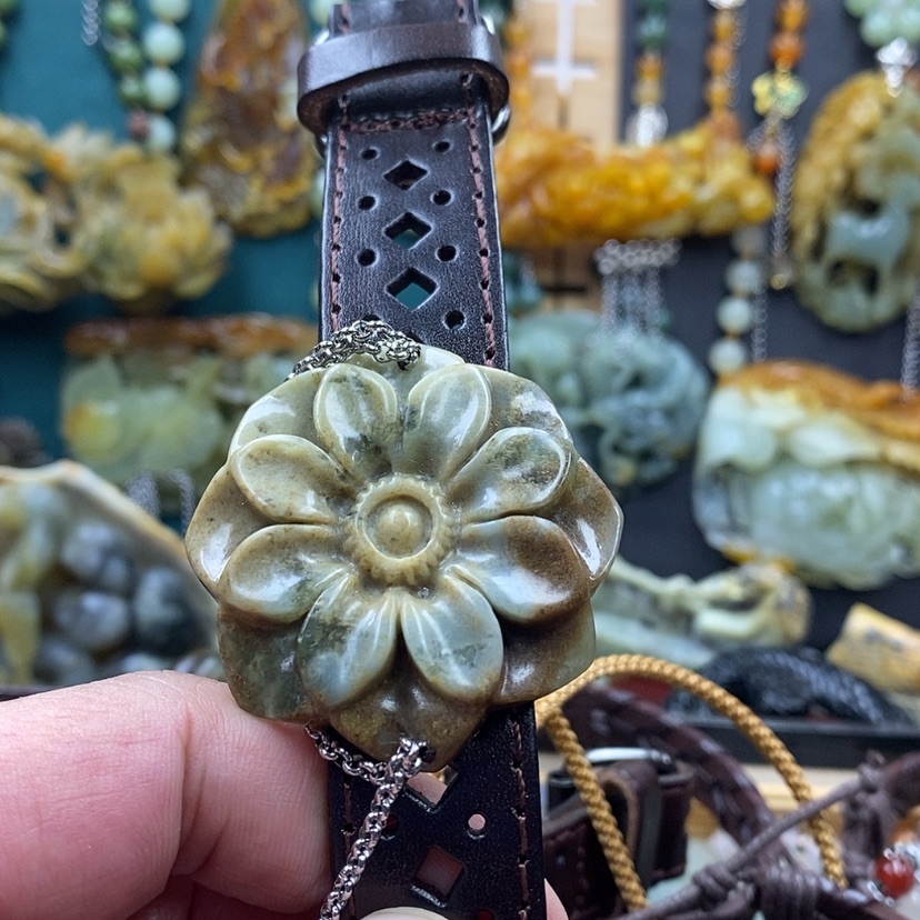 【闪购商品】蛇纹石玉手牌未镶嵌