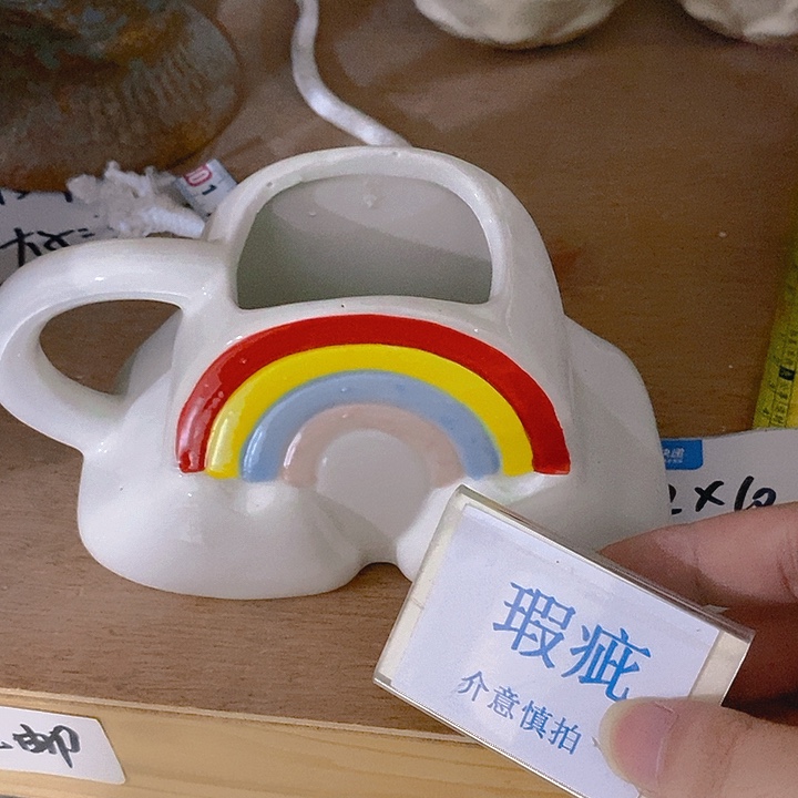 摆件多肉瑕疵盆有孔。