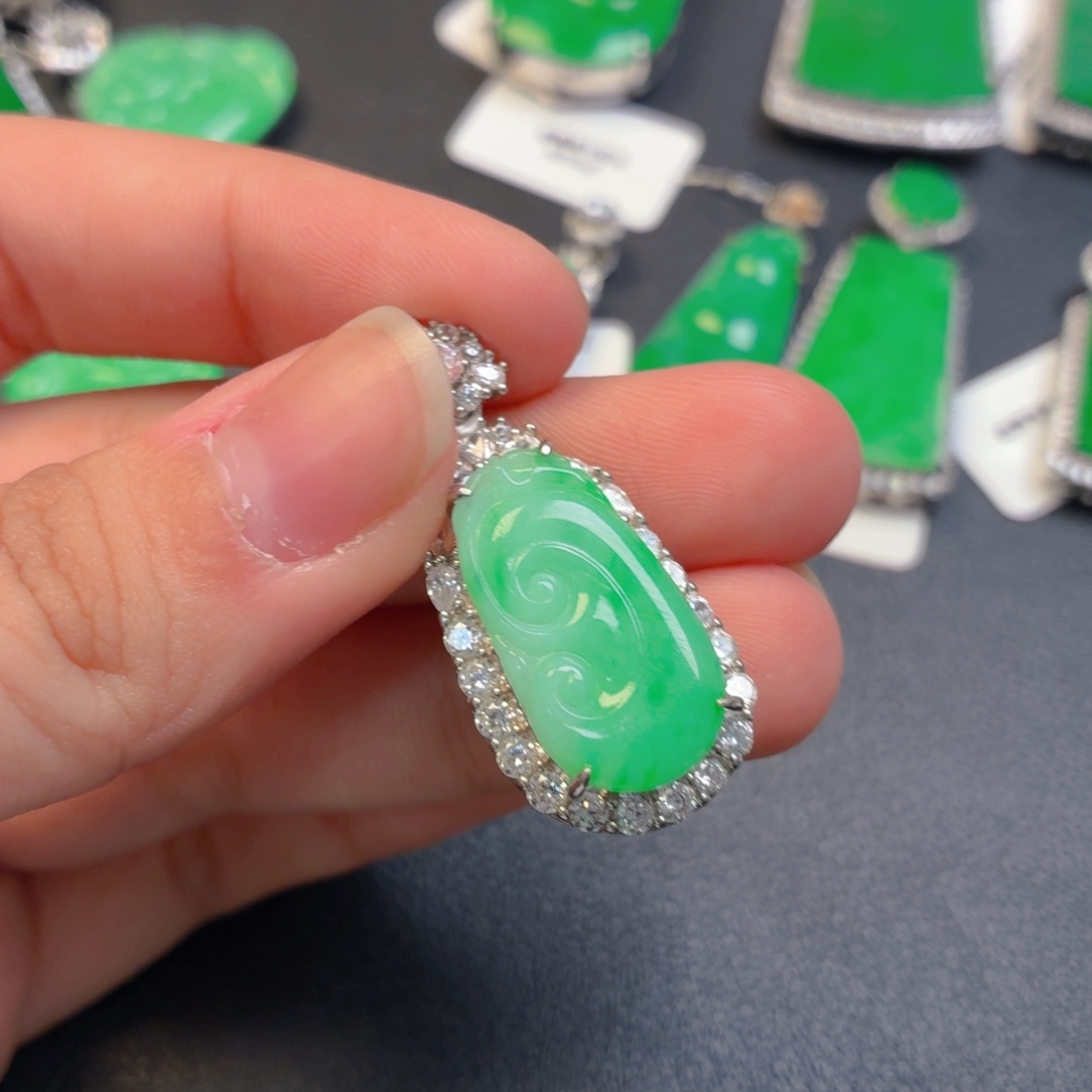 c****翡翠银S925镶嵌颈饰