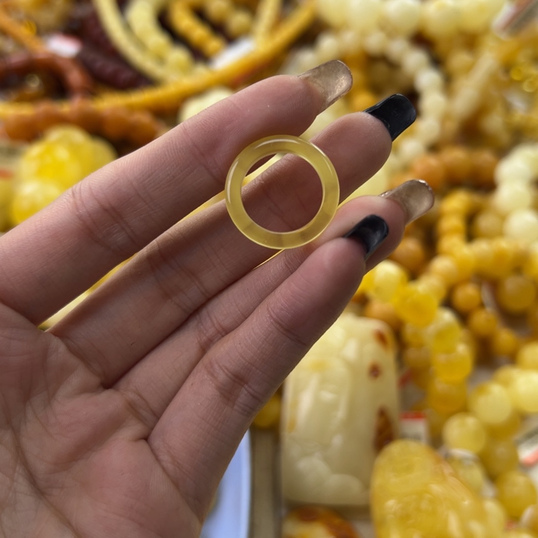 琥珀珠宝奇石未镶嵌