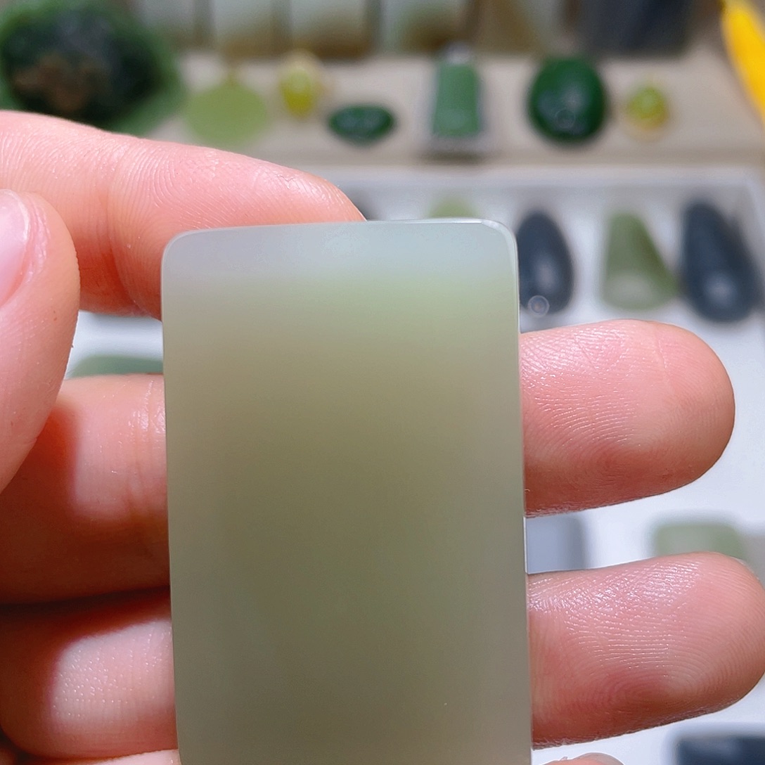 宇***哥和田玉未镶嵌颈饰