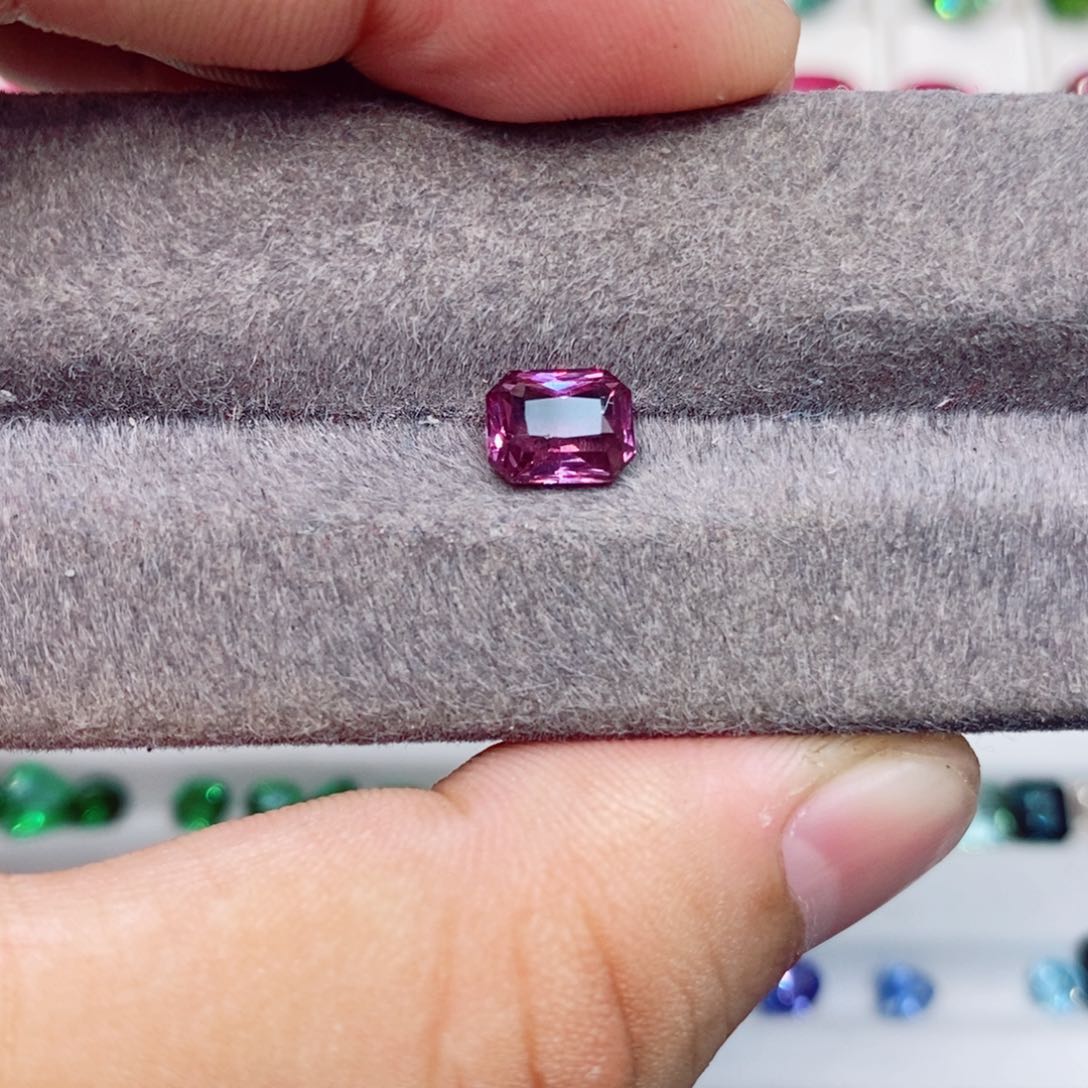 尖晶石裸石未镶嵌尖晶石1.72克拉