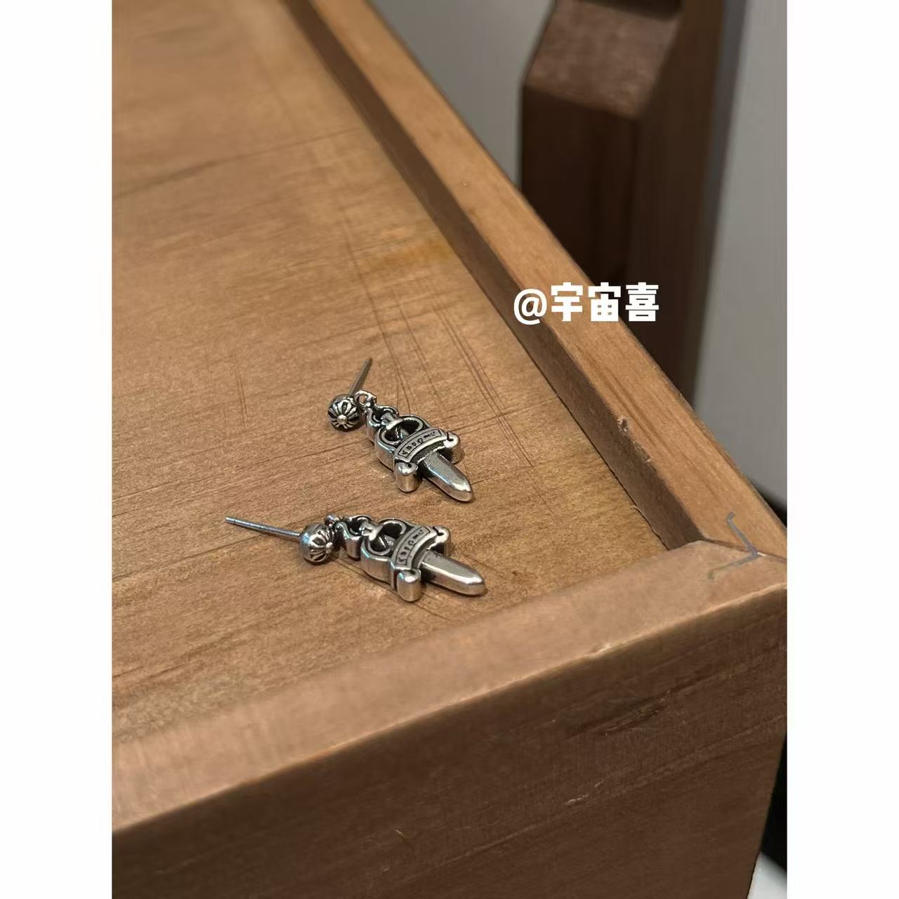 铜合金耳饰 C3-128【宝剑镀银耳钉】