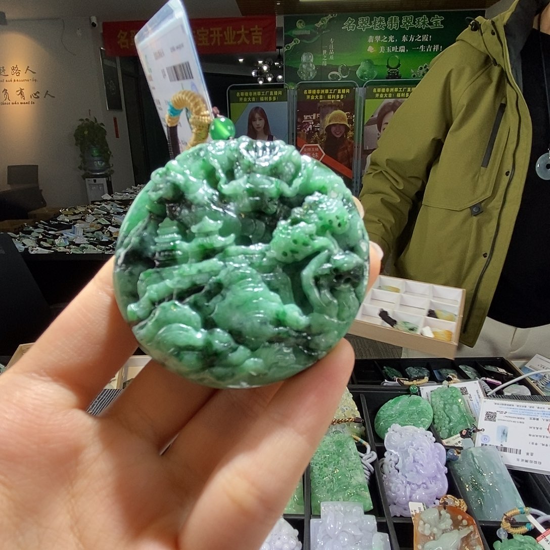 翡翠未镶嵌颈饰翡翠