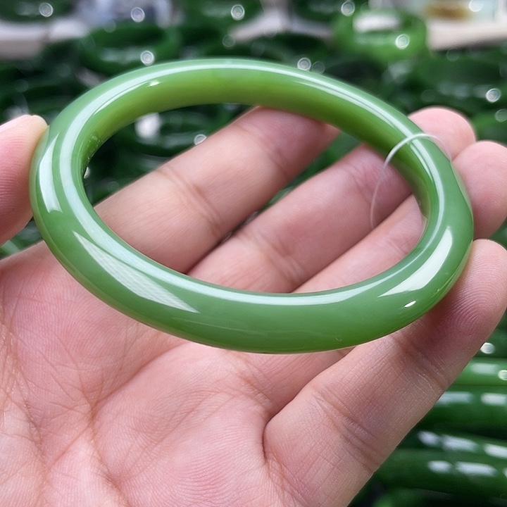 未镶嵌手镯和田玉（碧玉）