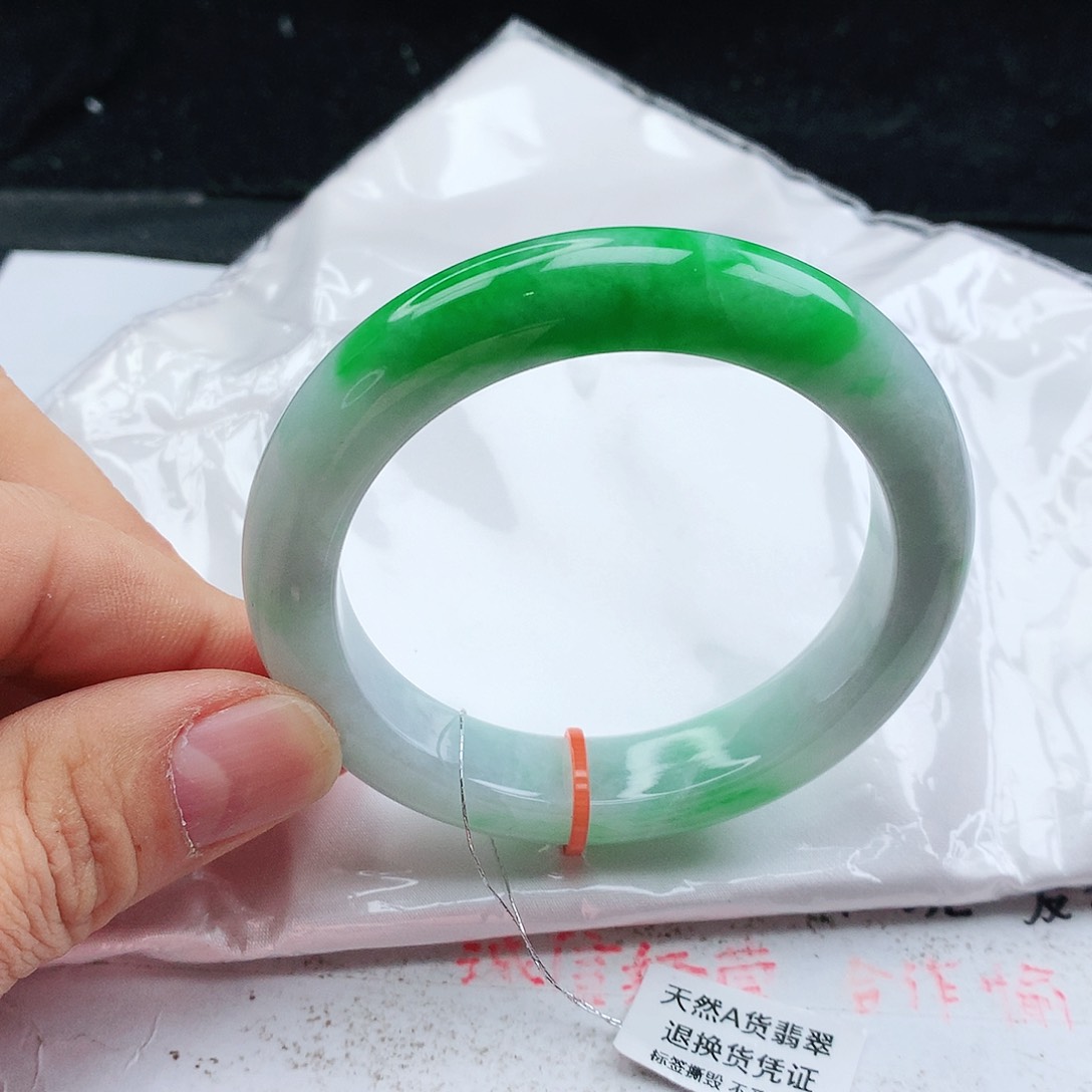 翡翠手镯未镶嵌天然翡翠手镯