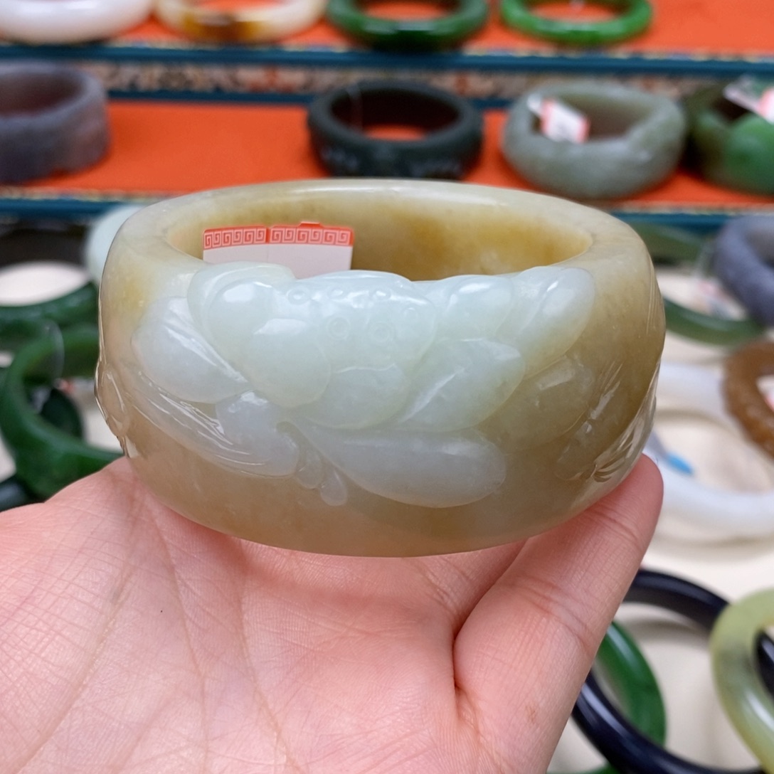 和田玉手镯57.8未镶嵌岳*梅