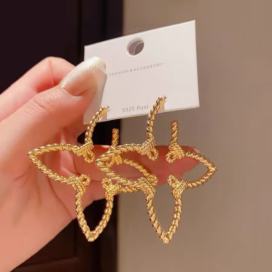 铜合金耳饰 轻奢时尚风夸张高级感镂空编织花朵耳环小众百搭耳钉