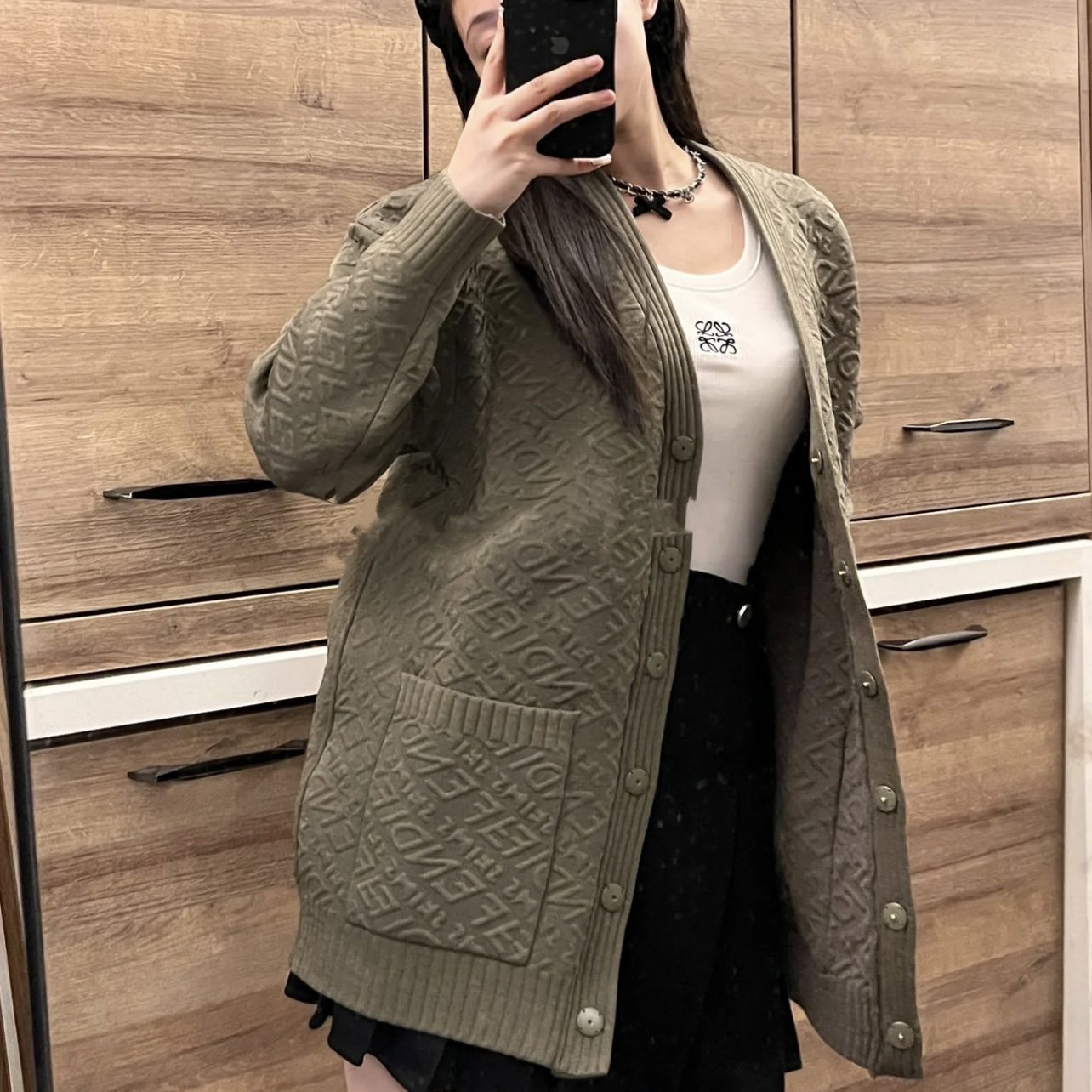 Fendi/芬迪 bk262 V领针织字母开衫外套 2码