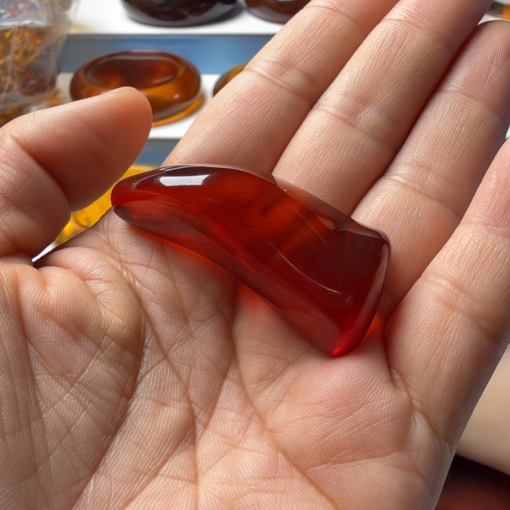 闲***步琥珀未镶嵌手镯血珀吊坠