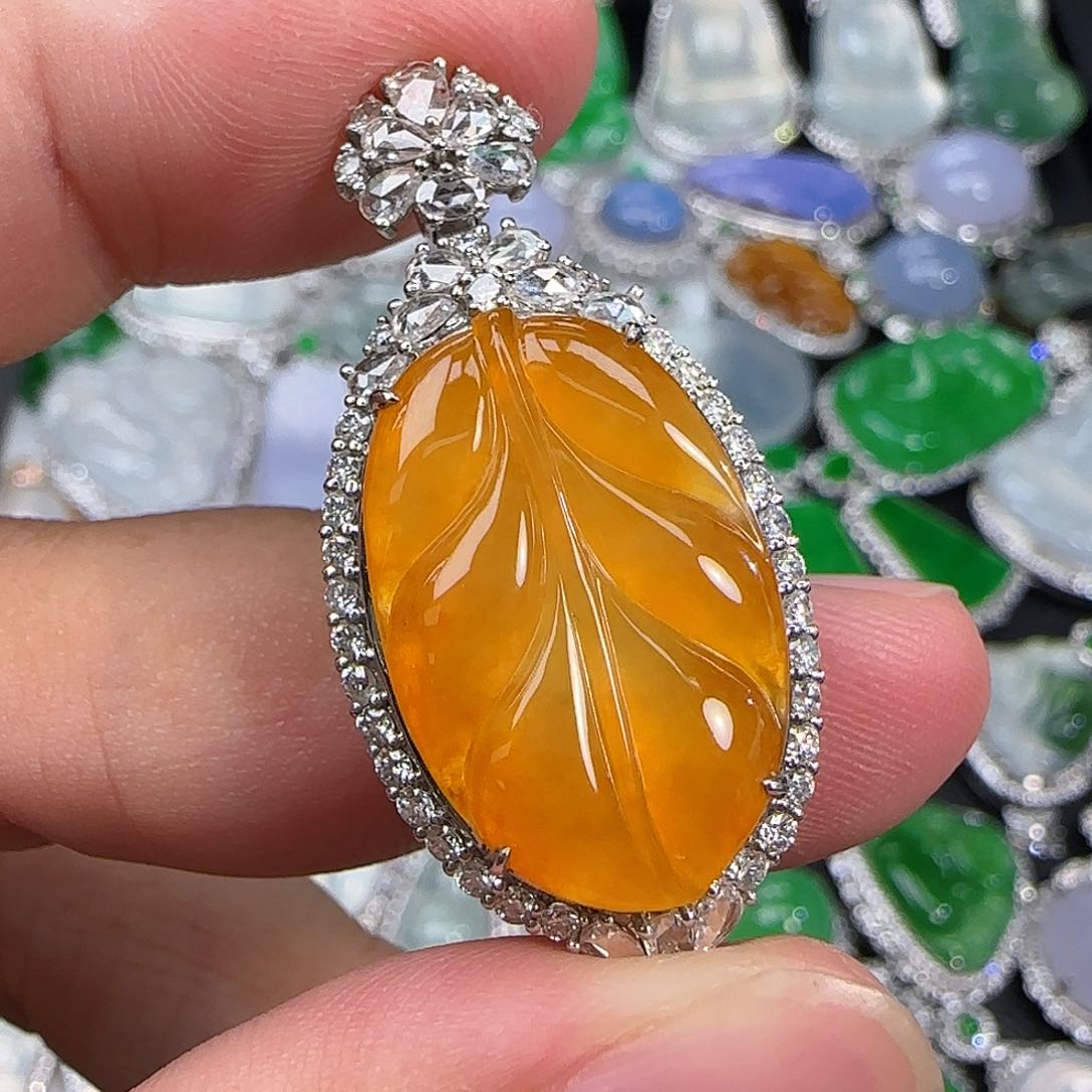 翡翠18K金镶嵌颈饰天然翡翠