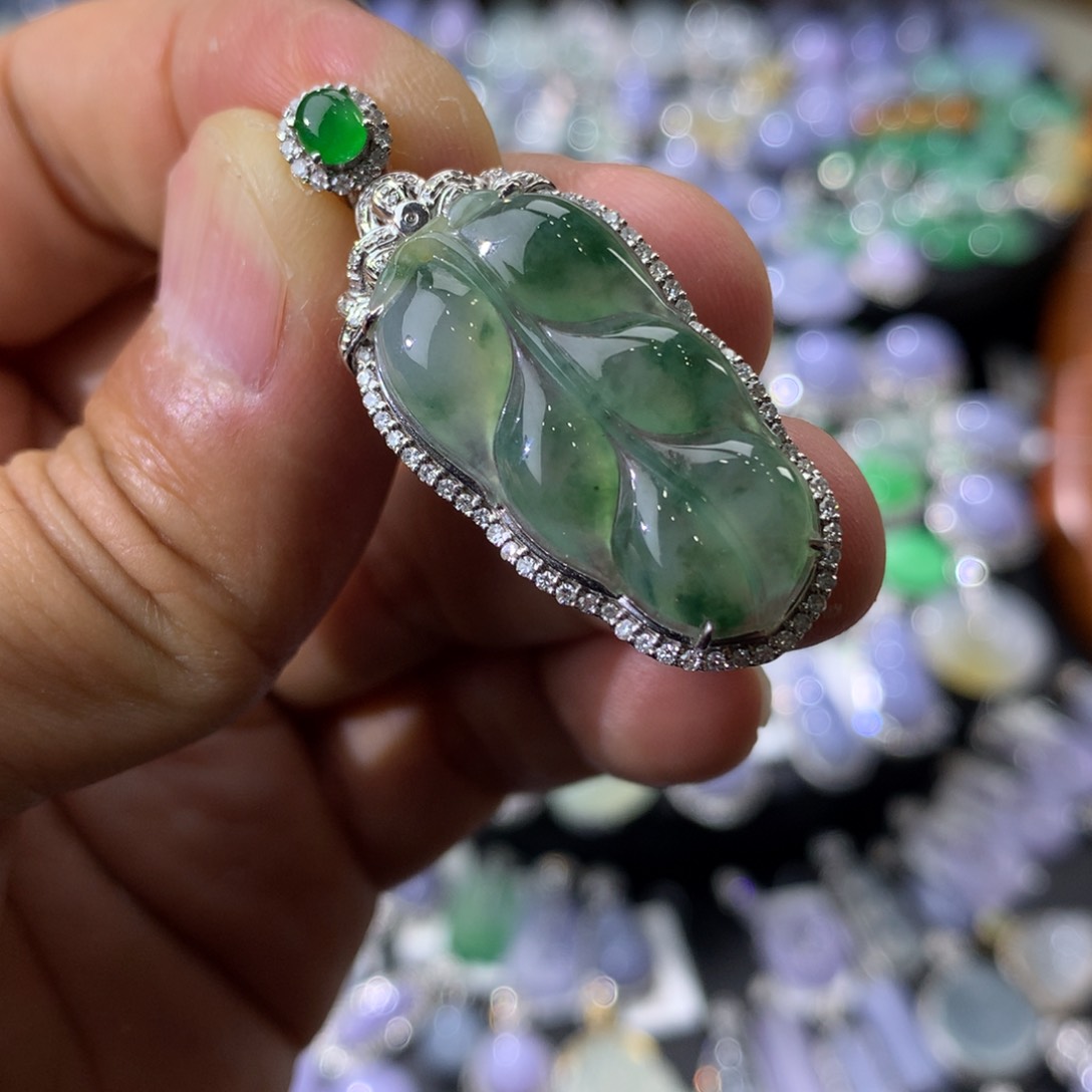 翡翠吊坠(不含链)18K金镶嵌